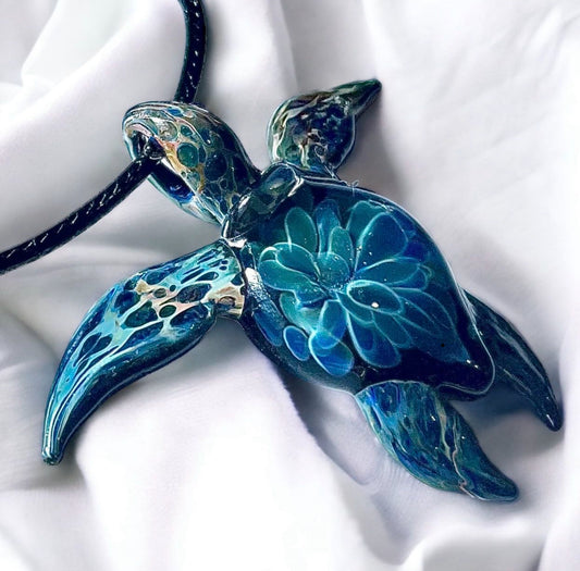 Handcrafted Green Sea Turtle Pendant Necklace - Unique Hawaiian Honu Design