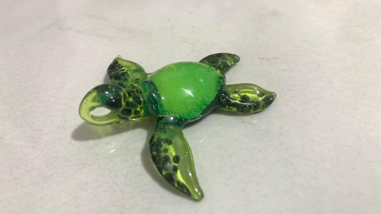 Enchanted Emerald Sea Turtle Glass Pendant Necklace – Handcrafted Coastal Elegance