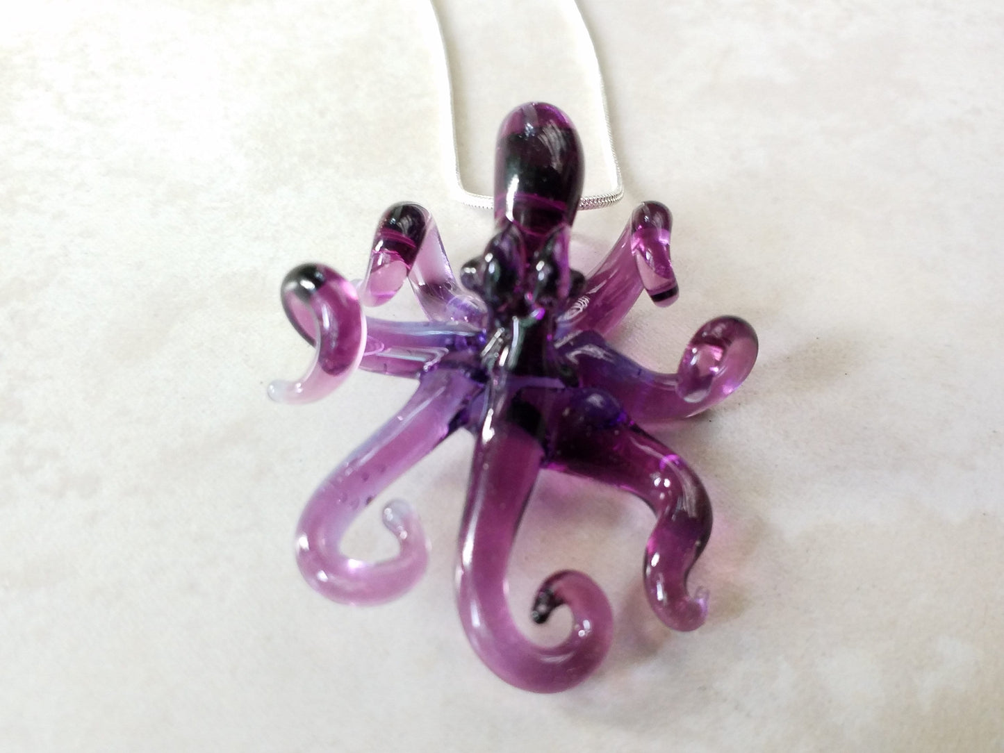 Transparent Purple Octopus Glass Pendant with Gracefully Curled Tentacles – Handcrafted Ocean-Inspired Jewelry