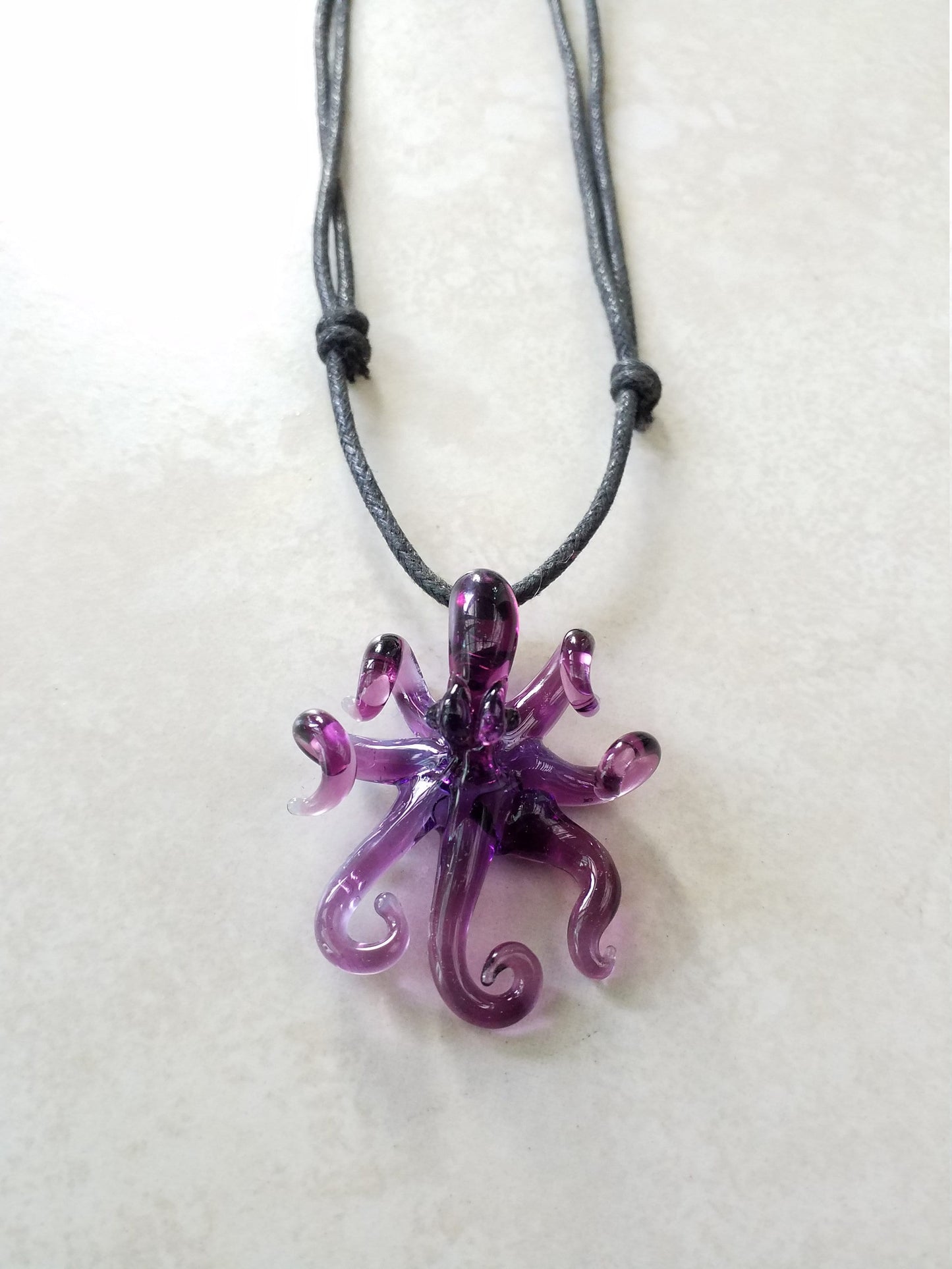 Transparent Purple Octopus Glass Pendant with Gracefully Curled Tentacles – Handcrafted Ocean-Inspired Jewelry