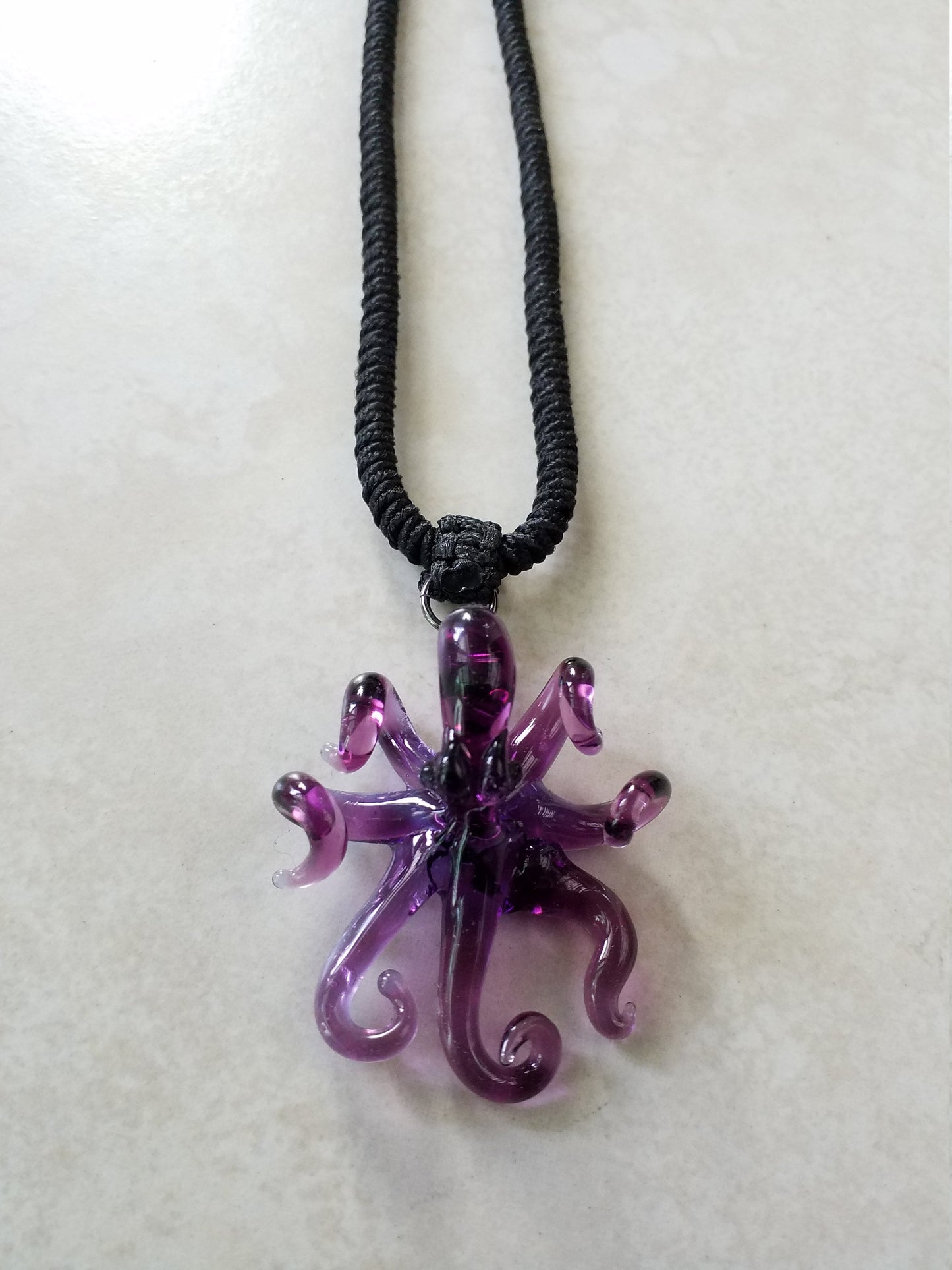 Transparent Purple Octopus Glass Pendant with Gracefully Curled Tentacles – Handcrafted Ocean-Inspired Jewelry